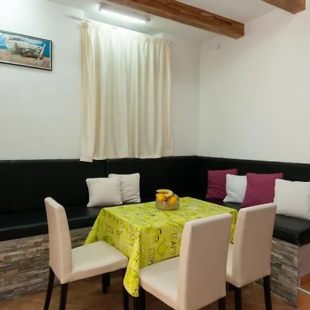 Apartmán Tomic A-5 *