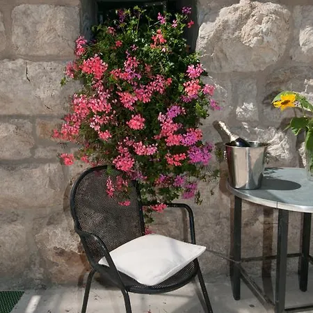 Tomic A-5 Daire Lovran