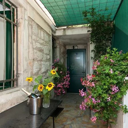 Tomic A-5 Apartament