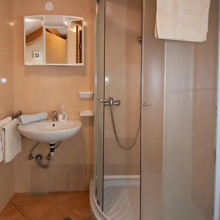 Tomic A-5 Apartment *