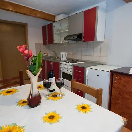 Daire Tomic A-5 Lovran